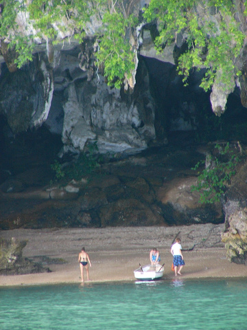 Steph Jennifer Nico cave